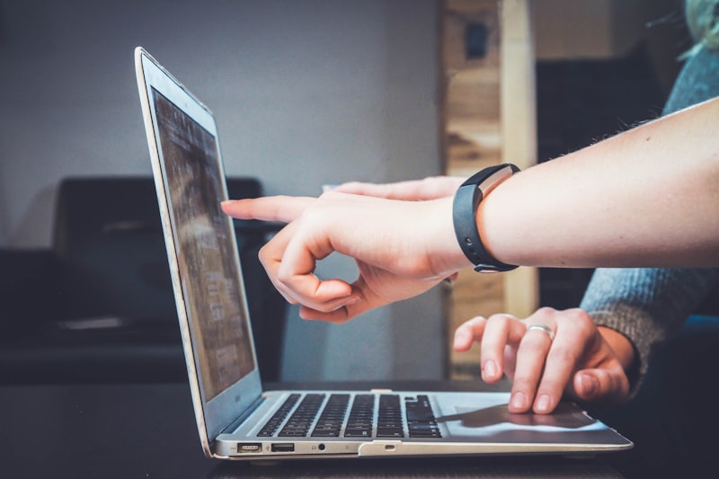Piattaforma e studio di post-produzione per contenuti educativi